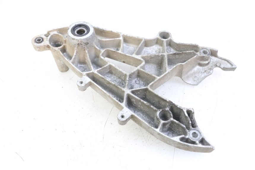 photo de SUPORTE DO ESCAPE YAMAHA CYGNUS X 125 (2004 - 2007) - Detalhe da peça