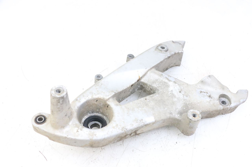 photo de SUPORTE DO ESCAPE YAMAHA CYGNUS X 125 (2004 - 2007) - Outro ângulo de visão