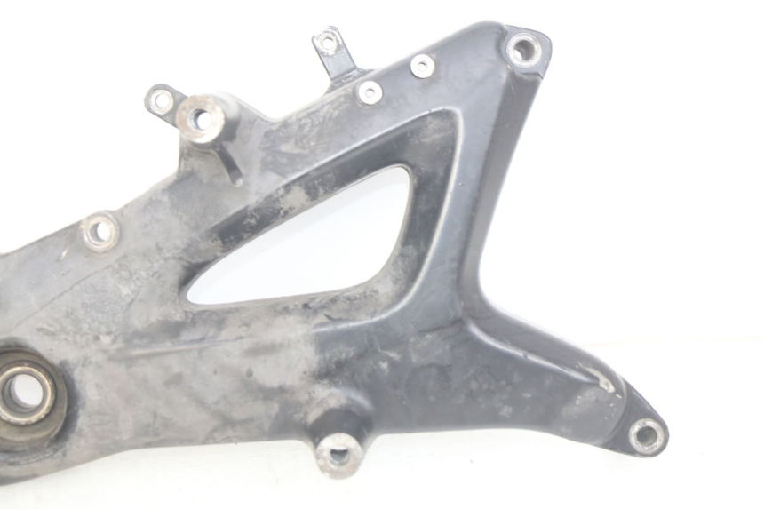 photo de SUPORTE DE ESCAPE KYMCO DINK STREET 125 (2009 - 2014) - Outro ângulo de visão