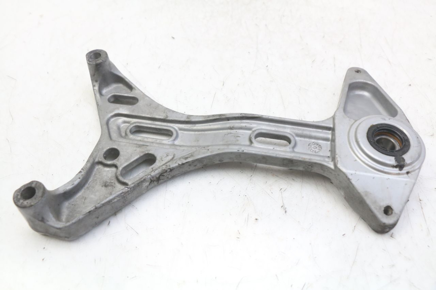 photo de SUPORTE DE ESCAPE HONDA FES PANTHEON 2T 125 (1998 - 2002) - Zoom do estado de desgaste