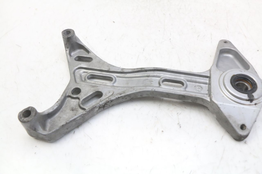 photo de SUPORTE DE ESCAPE HONDA FES PANTHEON 2T 125 (1998 - 2002) - Outro ângulo de visão