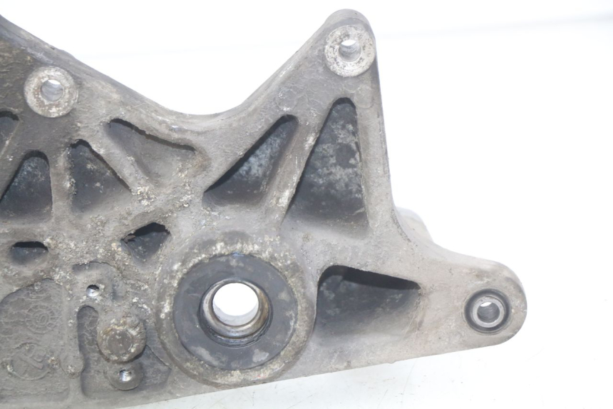 photo de SUPORTE DE ESCAPE HONDA FES S-WING SWING ABS 125 (2007 - 2015) - Zoom do estado de desgaste