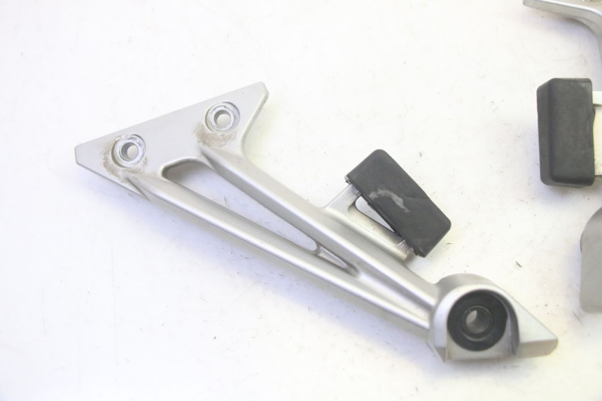photo de SUPORTE DE ESCAPE YAMAHA FJR ABS 1300 (2006 - 2012) - Detalhe da peça