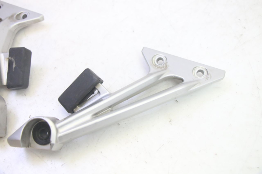 photo de SUPORTE DE ESCAPE YAMAHA FJR ABS 1300 (2006 - 2012) - Zoom do estado de desgaste