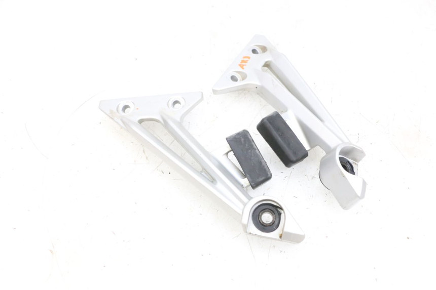 photo de SUPORTE DE ESCAPE YAMAHA FJR ABS 1300 (2006 - 2012) - Estado da superfície
