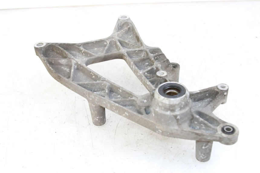photo de SUPORTE DE ESCAPE HONDA FORZA 125 (2015 - 2016) - Detalhe da peça