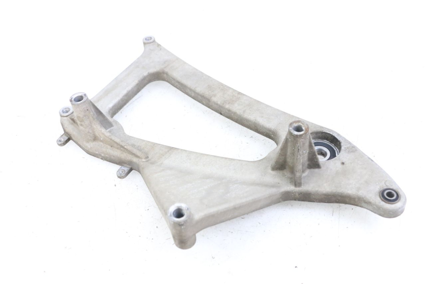 photo de SUPORTE DE ESCAPE PEUGEOT GEOPOLIS RS 125 (2007 - 2009) - Outro ângulo de visão