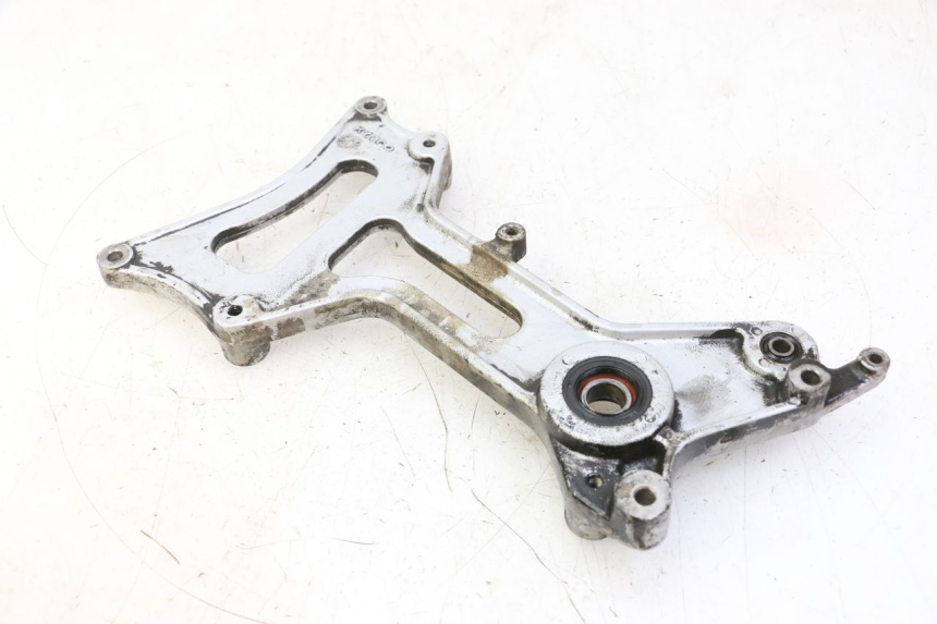 photo de SUPORTE DE ESCAPE KYMCO GRAND DINK 125 (2002 - 2007) - Detalhe da peça
