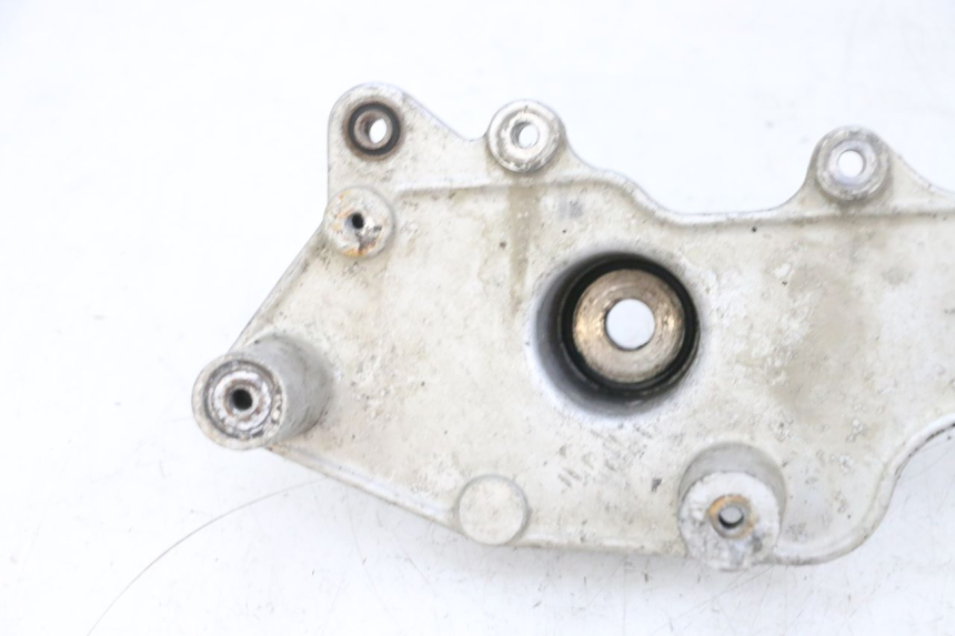 photo de SUPORTE DE ESCAPE SYM GTS EVO 125 (2009 - 2013) - Pontos de fixação