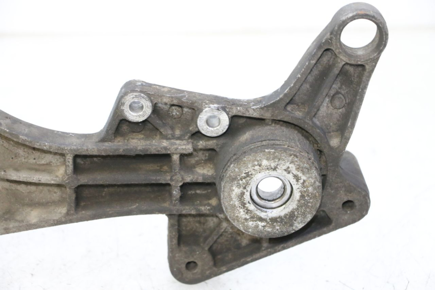 photo de SUPORTE DE ESCAPE DAELIM HISTORY 125 (2001 - 2002) - Detalhe da peça