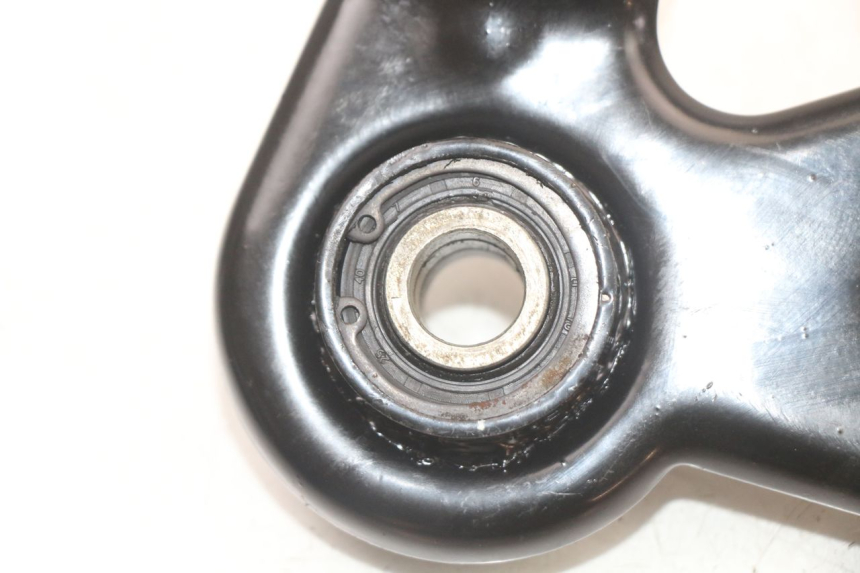 photo de SUPORTE DE ESCAPE JM MOTORS VX 125 (2022 - 2025) - Zoom do estado de desgaste