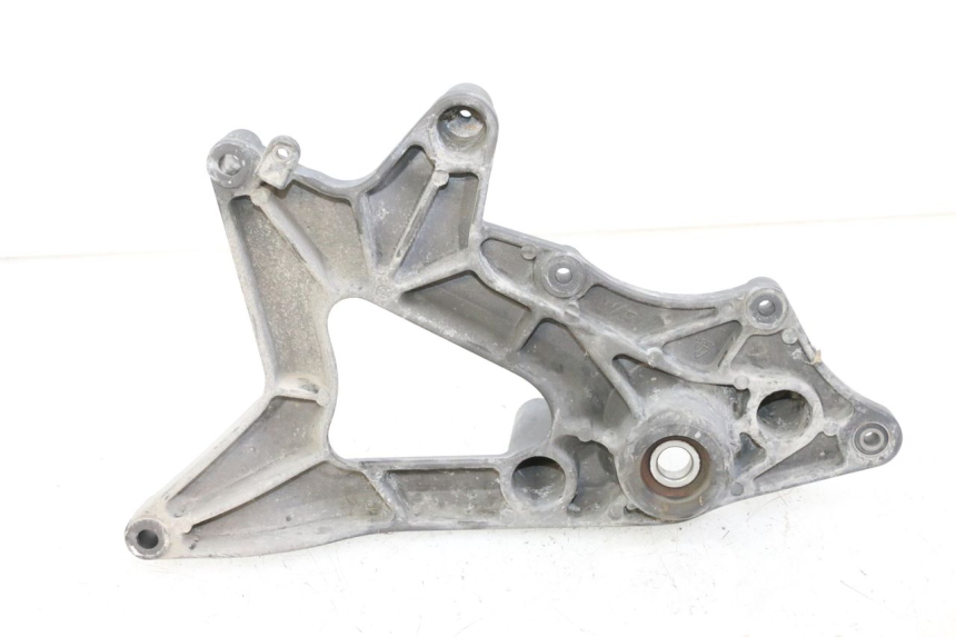 photo de SUPORTE DE ESCAPE SYM JOYMAX 125 (2010 - 2017) - Outro ângulo de visão