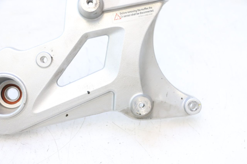 photo de SUPORTE PARA POTE KYMCO MOVIE S 125 (2009 - 2018) - Pontos de fixação