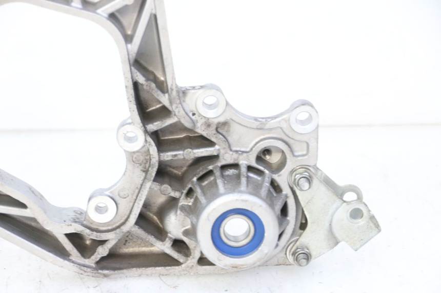 photo de SUPORTE DE ESCAPE PIAGGIO MP3 HPE 310 (2024 - 2025) - Zoom do estado de desgaste
