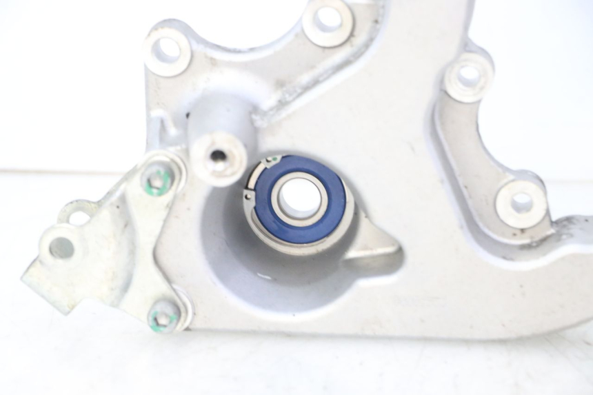 photo de SUPORTE DE ESCAPE PIAGGIO MP3 HPE 310 (2024 - 2025) - Pontos de fixação