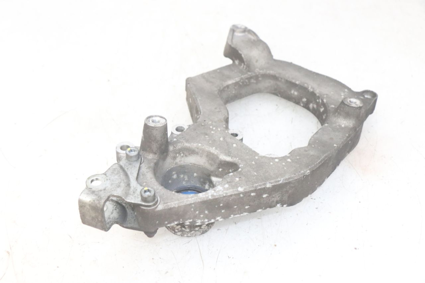 photo de SUPORTE DE ESCAPE PIAGGIO MP3 HPE 300 (2019 - 2026) - Detalhe da peça