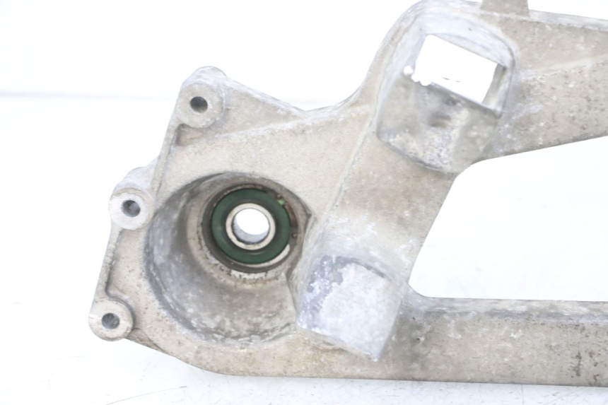 photo de SUPORTE DE ESCAPE PIAGGIO MP3 LT 400 (2007 - 2012) - Pontos de fixação
