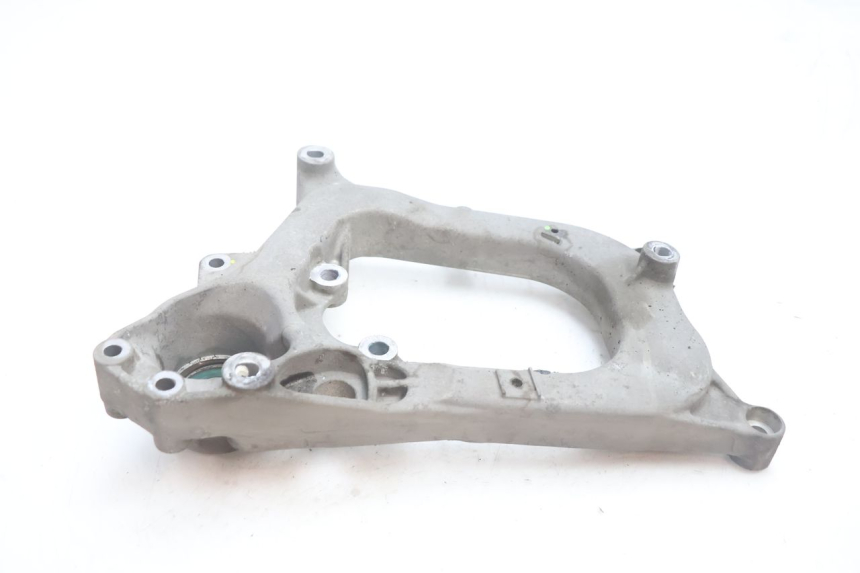 photo de SUPORTE DE ESCAPE PIAGGIO MP3 LT 300 (2010 - 2016) - Detalhe da peça