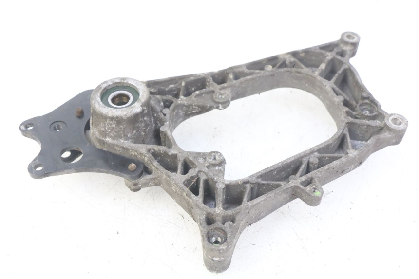 photo de SUPORTE DE ESCAPE PIAGGIO MP3 125 (2006 - 2014) - Detalhe da peça