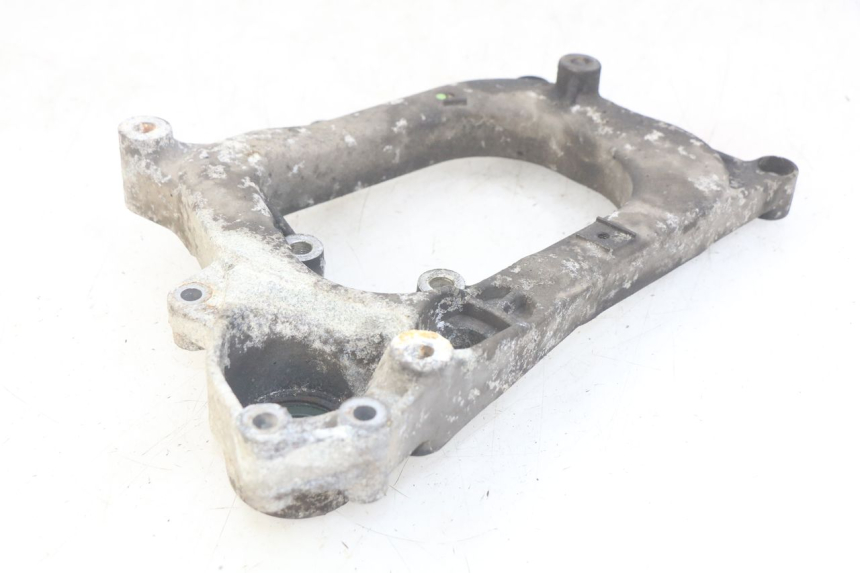 photo de SUPORTE DE ESCAPE PIAGGIO MP3 RL 250 (2006 - 2010) - Zoom do estado de desgaste