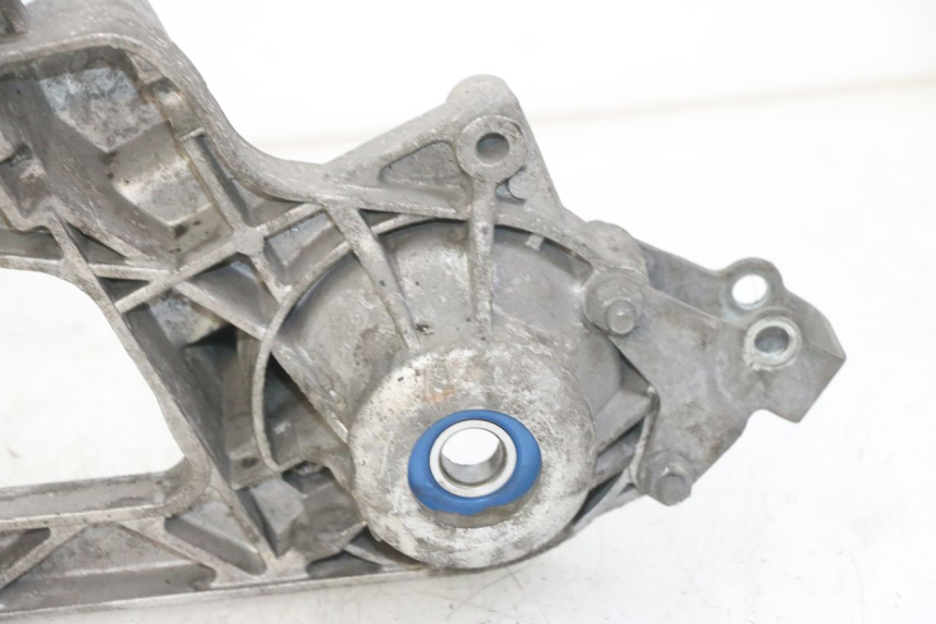 photo de SUPORTE DE ESCAPE PIAGGIO MP3 500 (2011 - 2015) - Zoom do estado de desgaste
