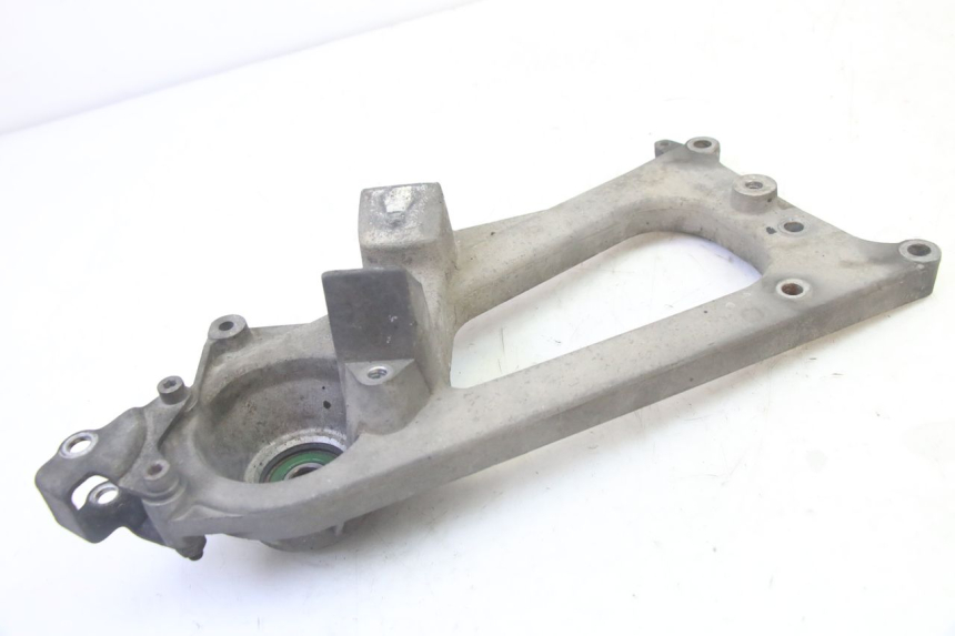 photo de SUPORTE DE ESCAPE PIAGGIO MP3 500 (2011 - 2015) - Detalhe da peça