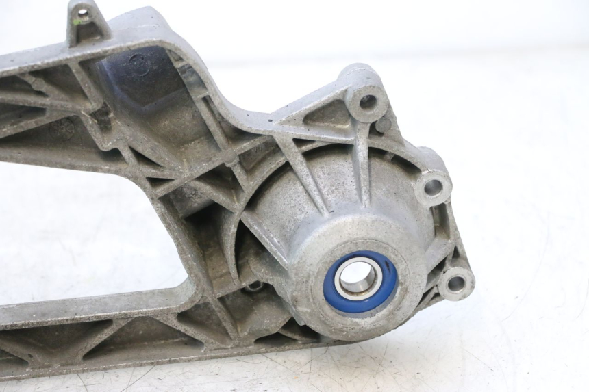photo de SUPORTE DE ESCAPE PIAGGIO MP3 500 (2011 - 2015) - Detalhe da peça