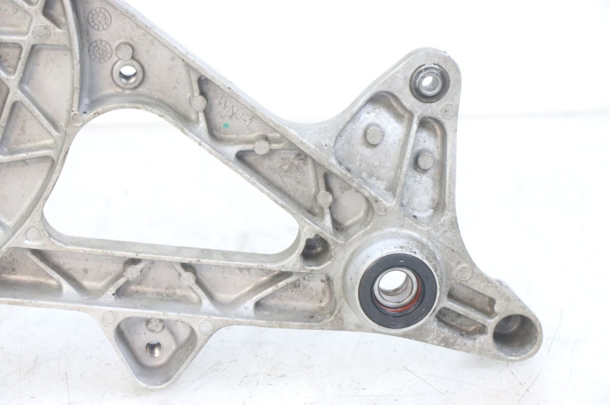 photo de SUPORTE DE ESCAPE HONDA PCX (JF47) 125 (2012 - 2013) - Detalhe da peça