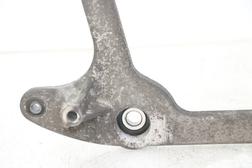 photo de SUPORTE DE ESCAPE PEUGEOT SATELIS 125 (2010 - 2012) - Zoom do estado de desgaste