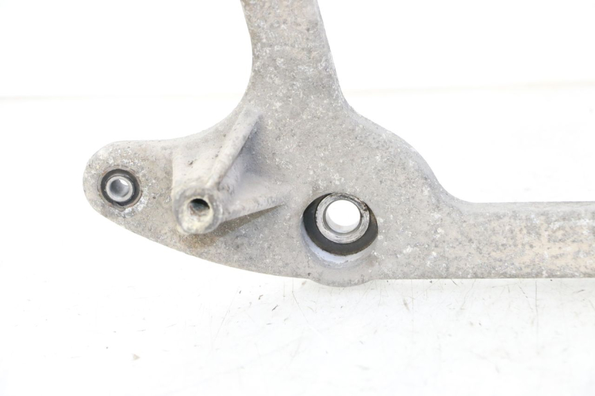 photo de SUPORTE DE ESCAPE PEUGEOT SATELIS 125 (2013 - 2018) - Zoom do estado de desgaste