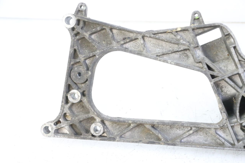 photo de SUPORTE DE ESCAPE PIAGGIO MP3 LT 400 (2007 - 2012) - Detalhe da peça