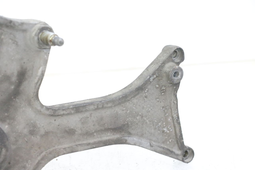 photo de SUPORTE DE ESCAPE PIAGGIO VESPA GRANTURISMO 200 (2004 - 2005) - Detalhe da peça