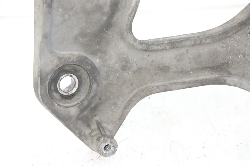 photo de SUPORTE DE ESCAPE PIAGGIO VESPA GRANTURISMO 200 (2004 - 2005) - Zoom do estado de desgaste