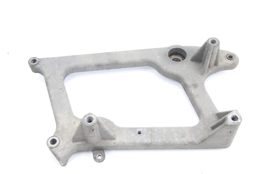 photo de SUPORTE DE ESCAPE PEUGEOT SATELIS 125 (2006 - 2009) - Outro ângulo de visão