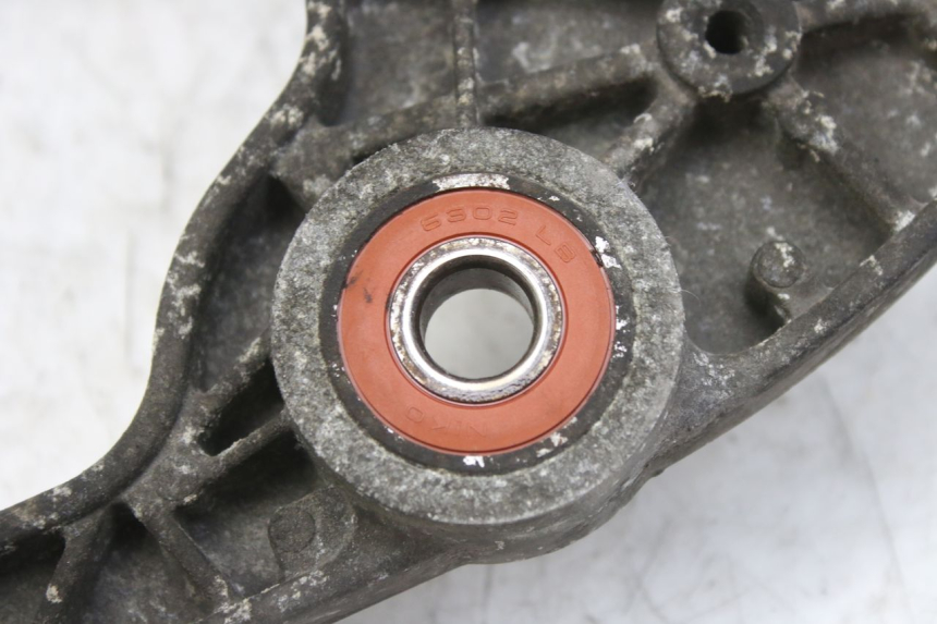 photo de SUPORTE DE ESCAPE PEUGEOT SATELIS 125 (2010 - 2012) - Detalhe da peça