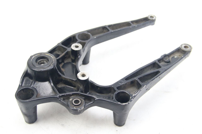 photo de SUPORTE DE ESCAPE SUZUKI SIXTEEN 125 (2008 - 2010) - Detalhe da peça