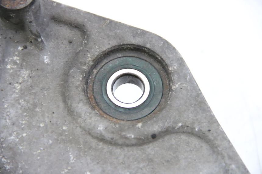 photo de SUPORTE DE ESCAPE PIAGGIO VESPA GRANTURISMO 125 (2003 - 2007) - Pontos de fixação