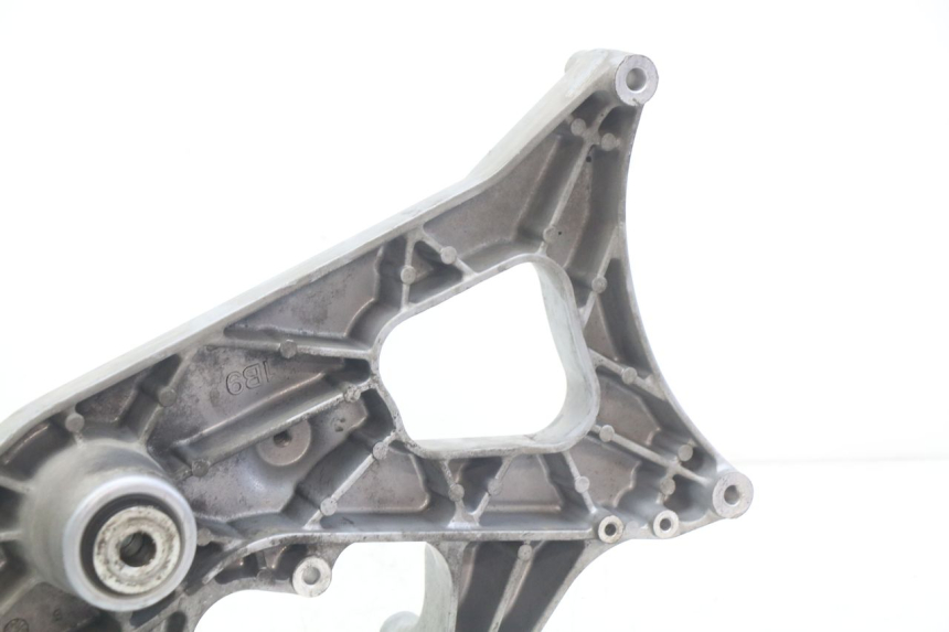 photo de SUPORTE DE ESCAPE YAMAHA X-CITY XCITY 125 (2007 - 2013) - Outro ângulo de visão