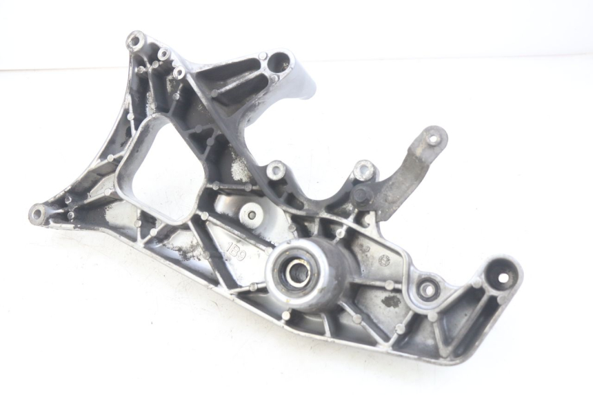 photo de SUPORTE DE ESCAPE YAMAHA XMAX X-MAX 125 (2006 - 2009) - Detalhe da peça
