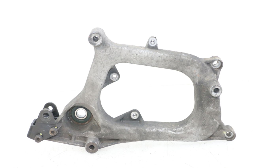 photo de SUPORTE DE ESCAPE PIAGGIO X8 125 (2004 - 2007) - Vista principal