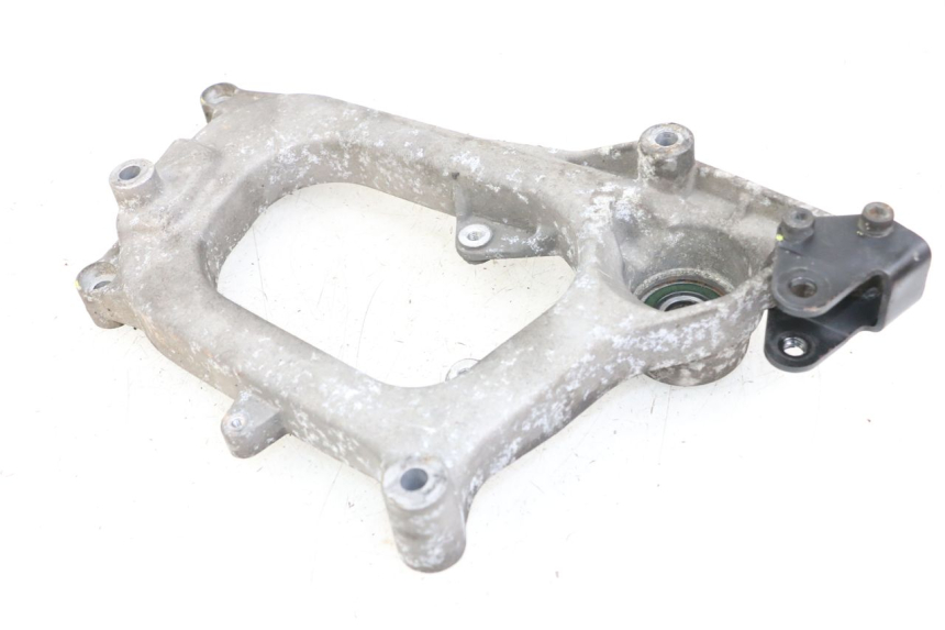 photo de SUPORTE DE ESCAPE PIAGGIO X8 125 (2004 - 2007) - Detalhe da peça