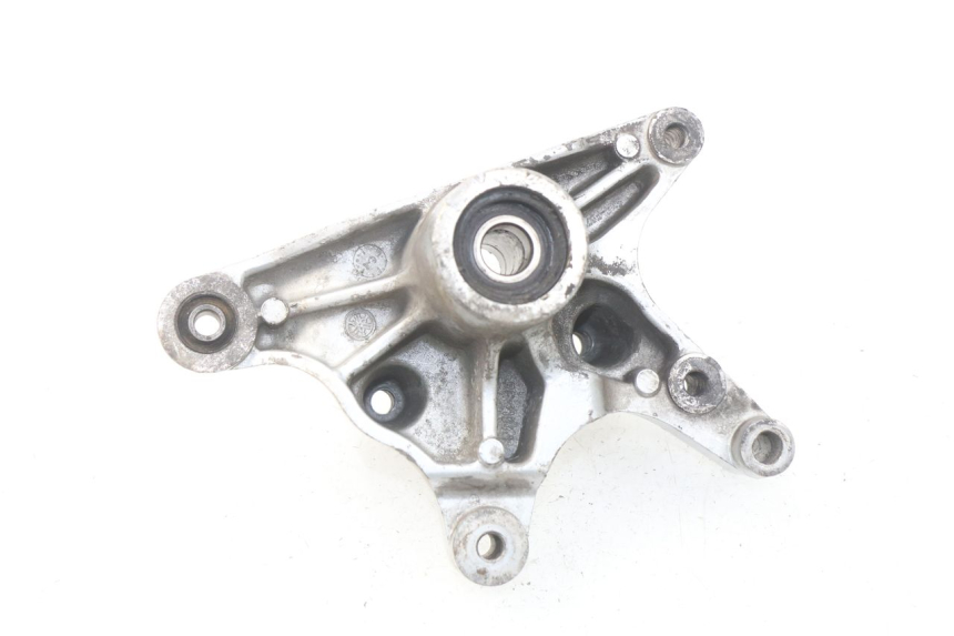 photo de SUPORTE DE ESCAPE YAMAHA YP MAJESTY 125 (2002 - 2006) - Detalhe da peça