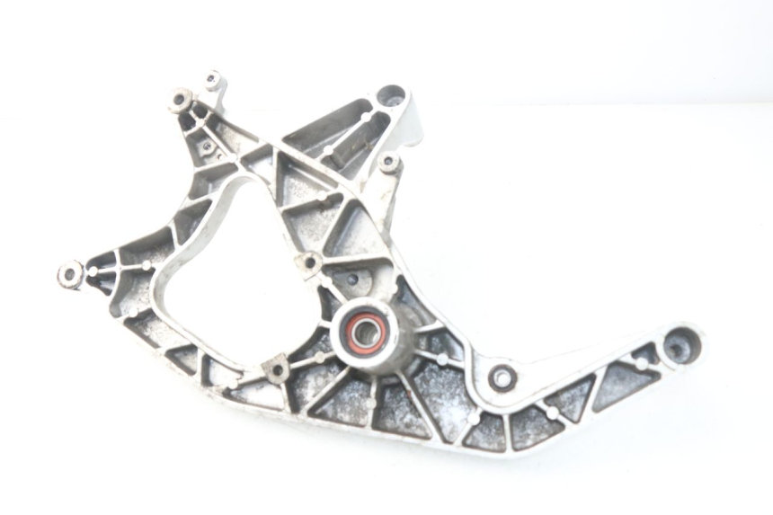 photo de SUPORTE DE ESCAPE YAMAHA YP MAJESTY 125 (2007 - 2010) - Detalhe da peça