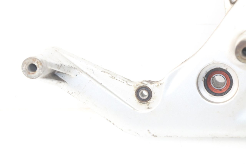 photo de SUPORTE DE ESCAPE YAMAHA YP MAJESTY 125 (2007 - 2010) - Zoom do estado de desgaste