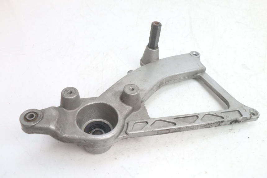 photo de SUPORTE DE ESCAPE YAMAHA YP MAJESTY 125 (1998 - 2001) - Detalhe da peça
