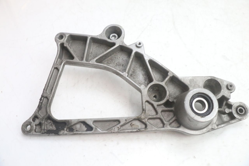 photo de SUPORTE DE ESCAPE YAMAHA YP MAJESTY 125 (1998 - 2001) - Zoom do estado de desgaste