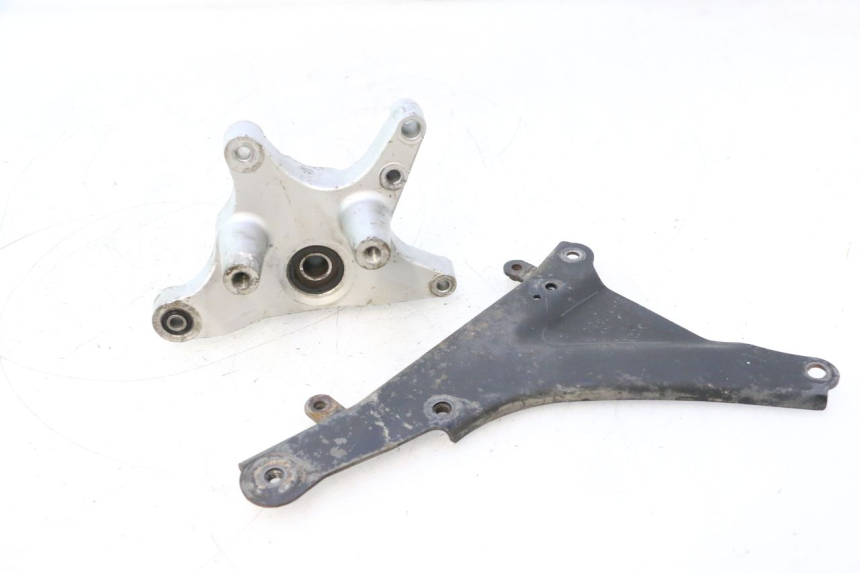 photo de SUPORTE DE ESCAPE YAMAHA YP MAJESTY 125 (2002 - 2006) - Vista principal