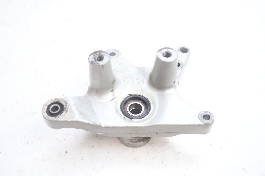 photo de SUPORTE DE ESCAPE YAMAHA YP MAJESTY 125 (2002 - 2006) - Zoom do estado de desgaste