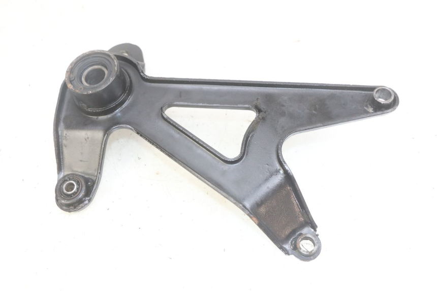 photo de SUPORTE DE ESCAPE YIYING YY125T 125 (2006 - 2014) - Detalhe da peça