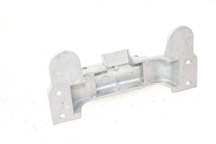 photo de SUPORTE DO RESERVATÓRIO YAMAHA FZ8 800 (2010 - 2016) - Outro ângulo de visão